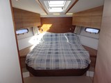 Sealine F42- forward cabin